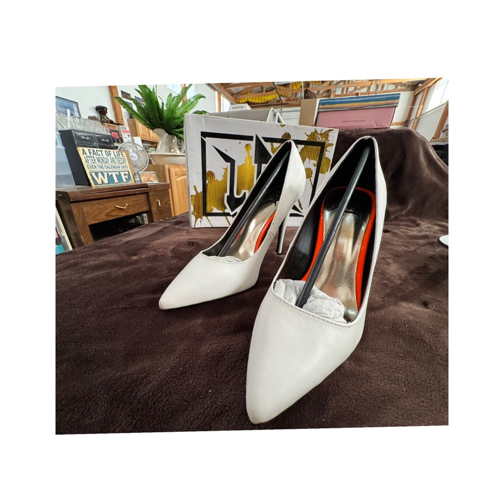 LFL (Lust for life) Elegant White Women's Heels size 6.5 - Picture 5 of 8
